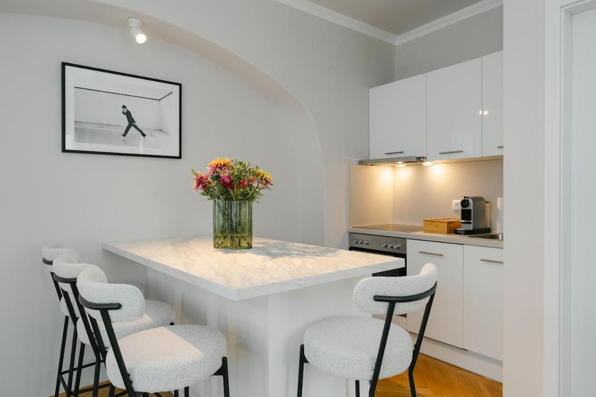Boutique For 4-6 At Mq Apartment