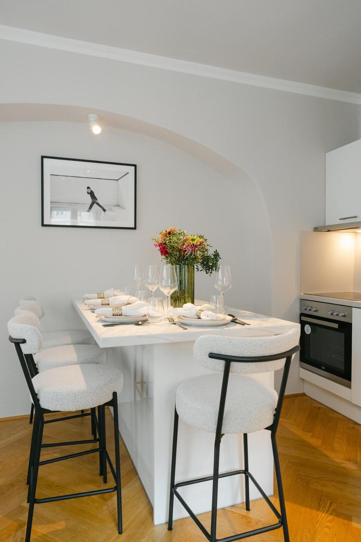 Boutique For 4-6 At Mq Apartment *